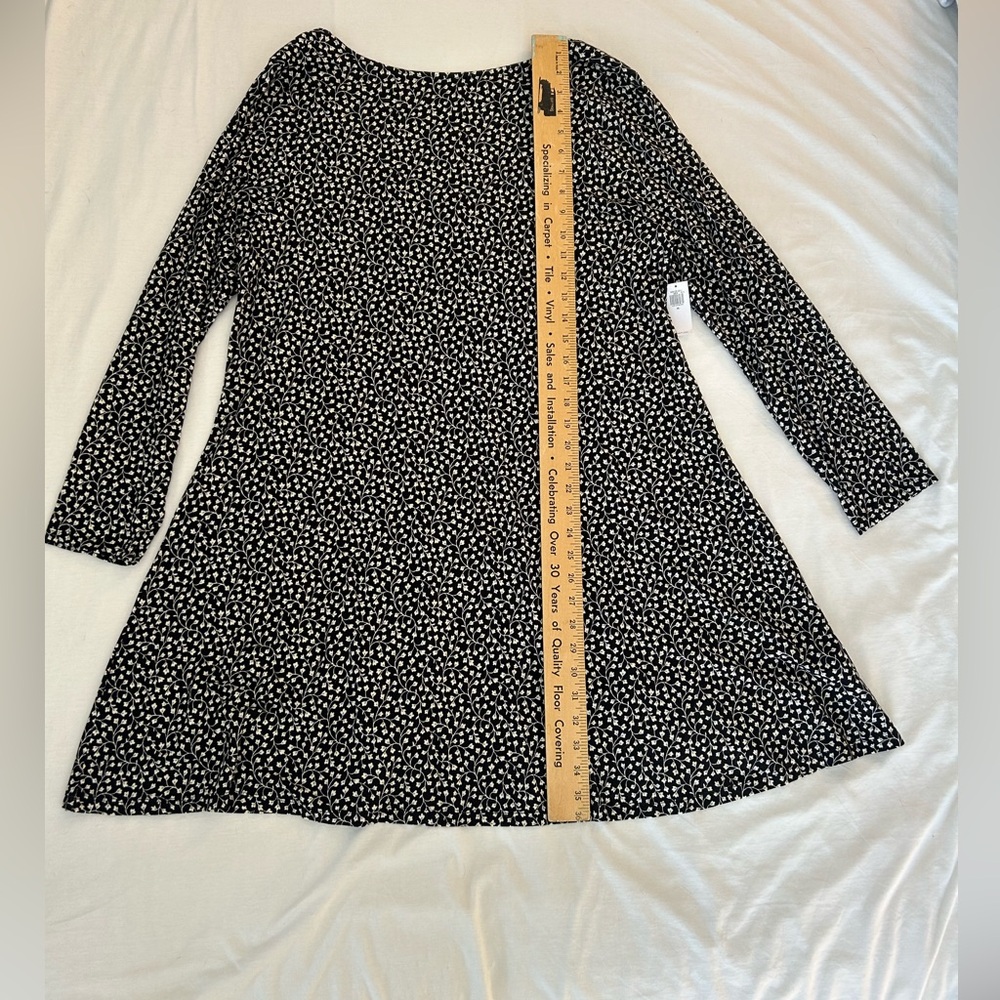 Old Navy Black and White Floral Long Sleeve Dress - Picture 5 of 10